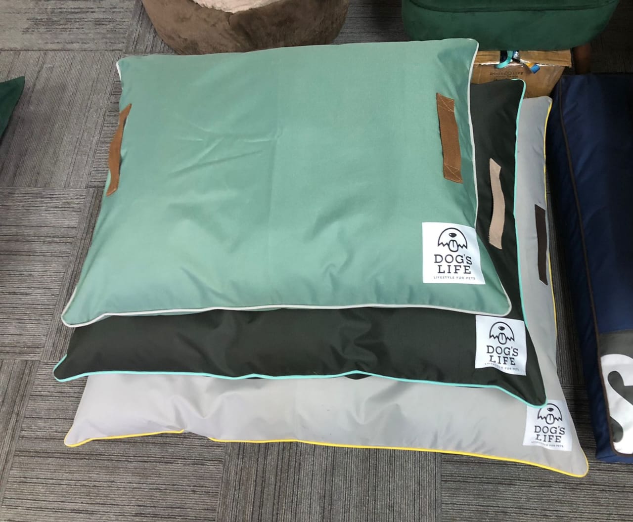 Dogs Life venturer cushion