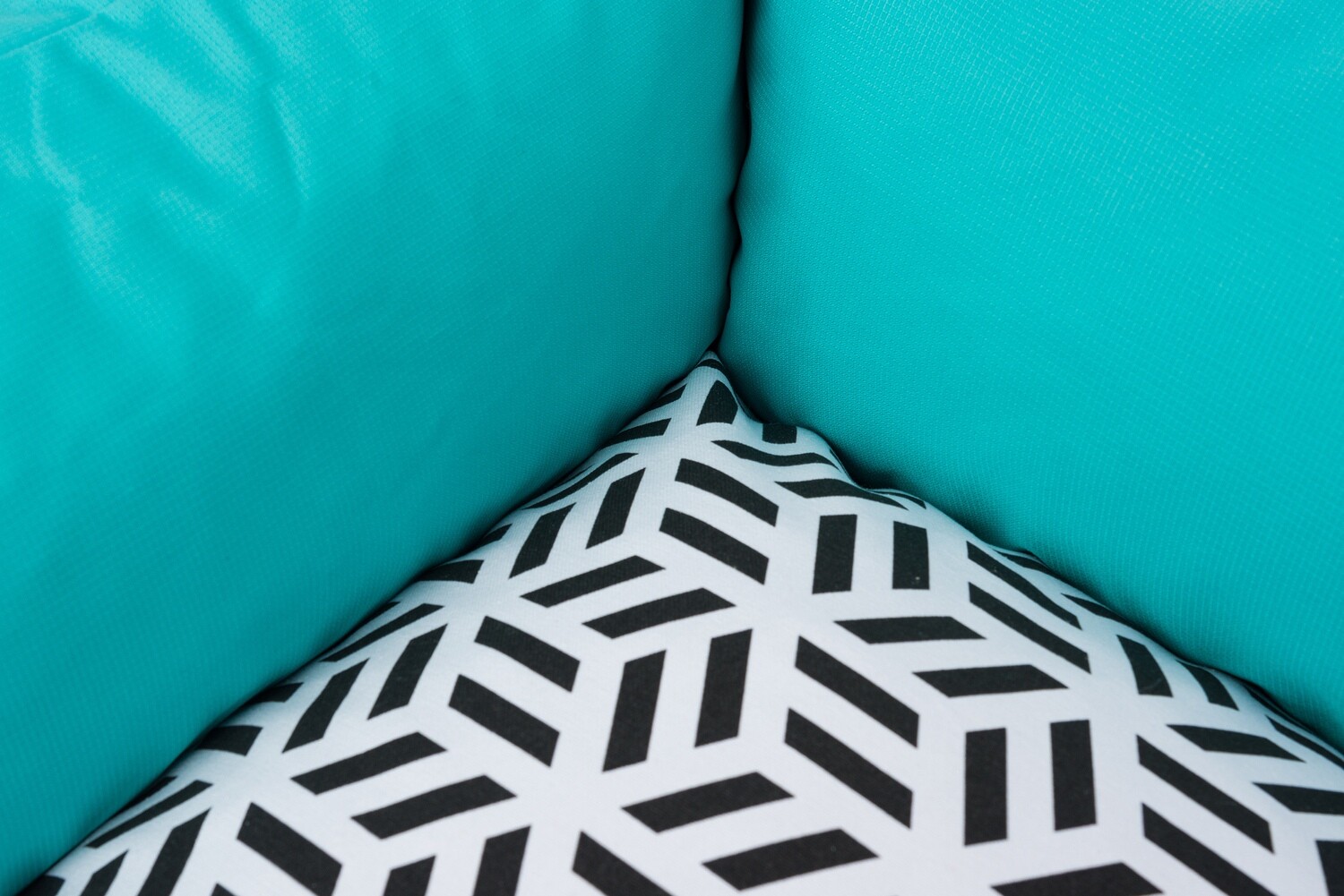dogs life urban lounger waterproof bed turquoise close up